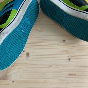 DC high top tennis shoes